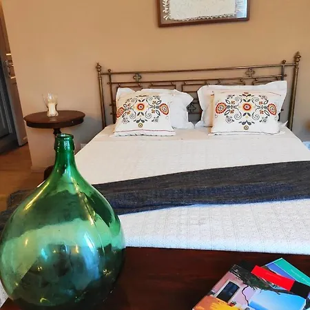 Acanthus Bed & Breakfast 3*